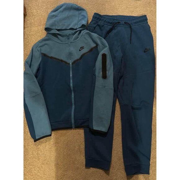 Nike Tech Fleece Tracksuit Youth XL TWO TONE BLUE - Picture 1 of 1